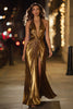 Laden Sie das Bild in den Galerie-Viewer, Glitzer Gold Neckholder Metallic Geraffte Langes Formelle Kleid mit Schlitz