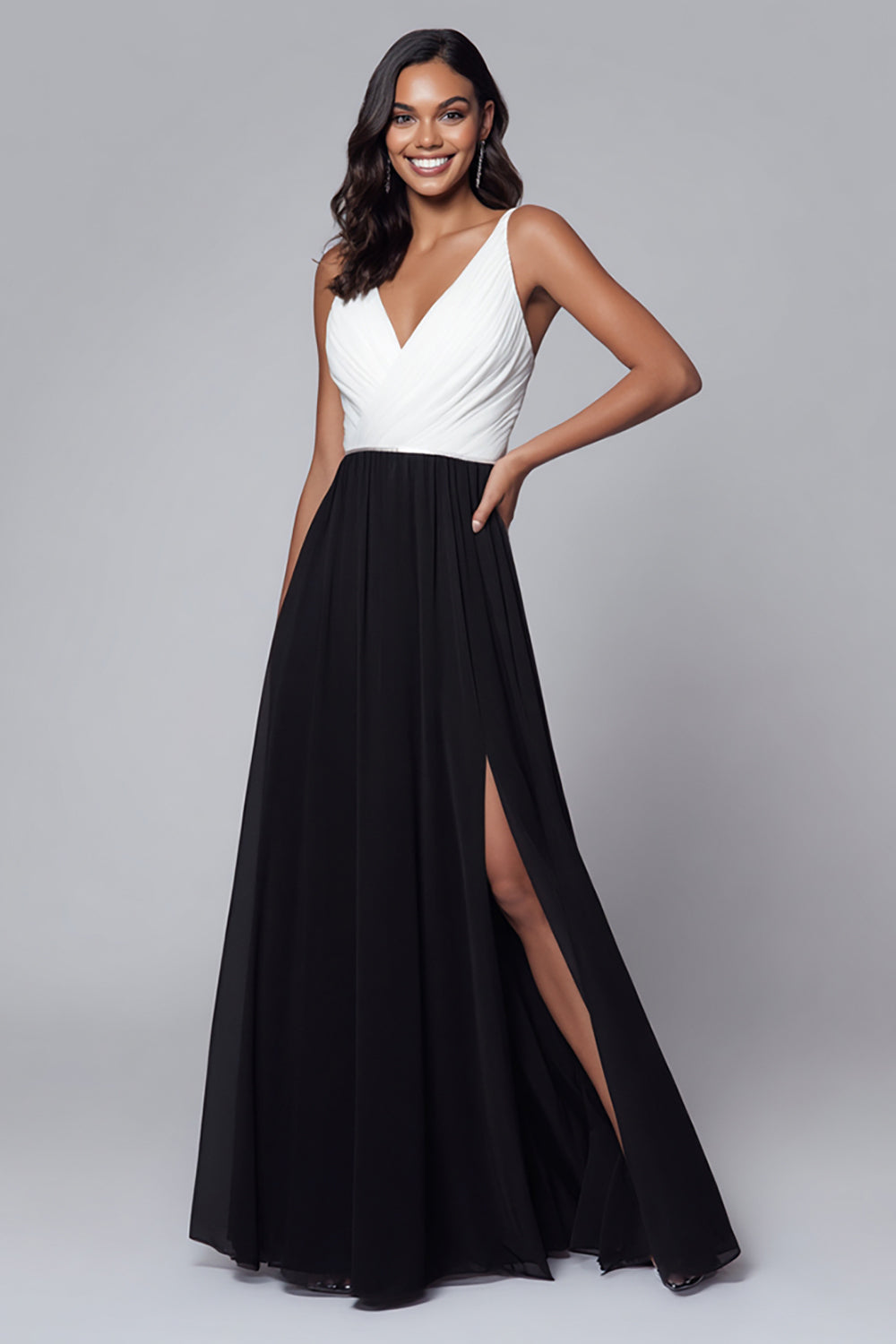 Schwarz und Weiß A Linie V-Ausschnitt Ruched Lang Formelle Kleid mit Schlitz