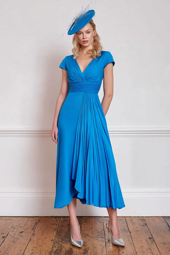 Blau V-Ausschnitt Plissiert Midi Mutter der Braut Kleid mit Ärmel