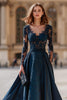Laden Sie das Bild in den Galerie-Viewer, Marineblau V-Ausschnitt Lange Ärmel A-Linie Maxi Brautmutterkleid mit Spitze