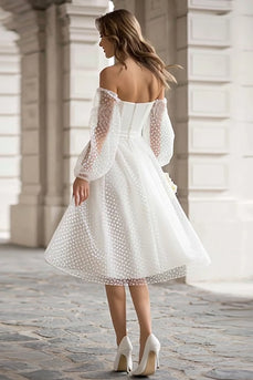 Elfenbein Schulterfreie A-Linie Midi Hochzeitskleid mit Ärmel