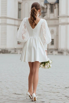 Elfenbein V-Ausschnitt Satin A-Linie Kurzes Brautkleid mit Spitze