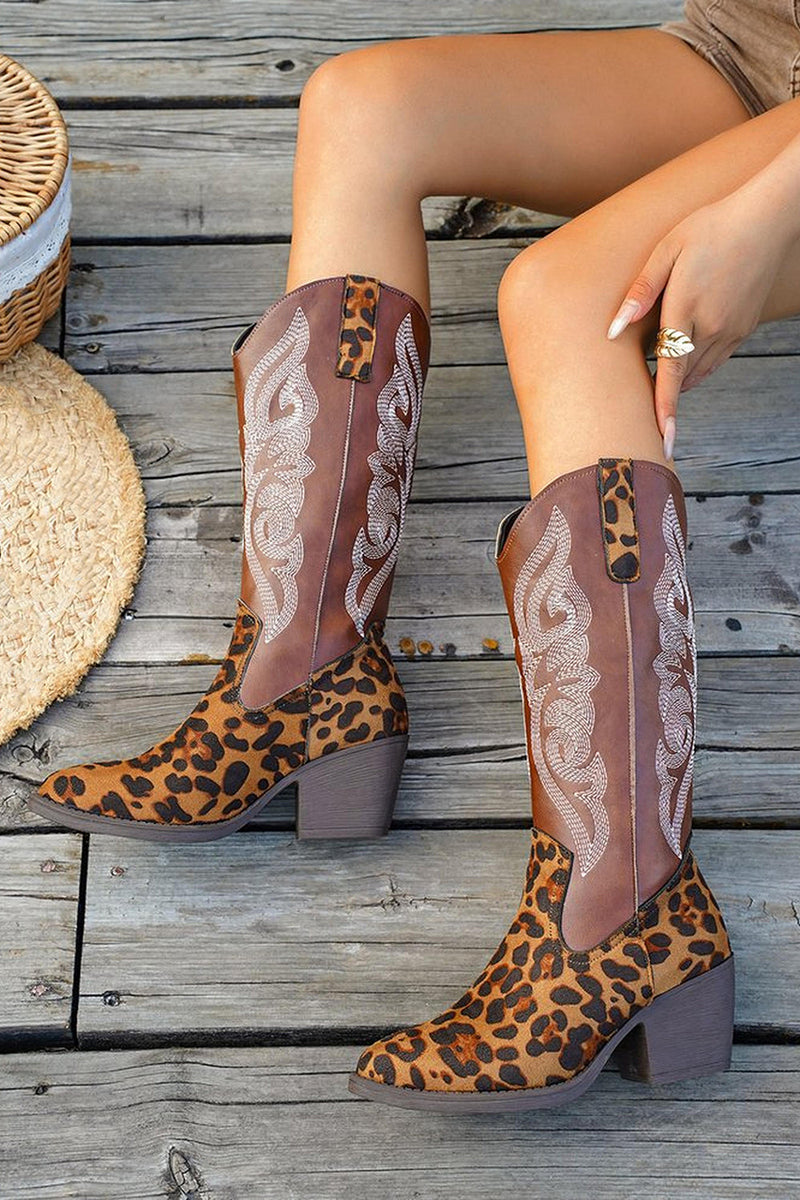 Laden Sie das Bild in den Galerie-Viewer, Braune Leoparden Breite Schaft Western Cowgirl Stiefel mit Spitzzehe und Blockabsatz