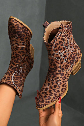 Braune Leoparden Breite Schaft Cowgirl Stiefel mit Spitzzehe und Knöchelhoch