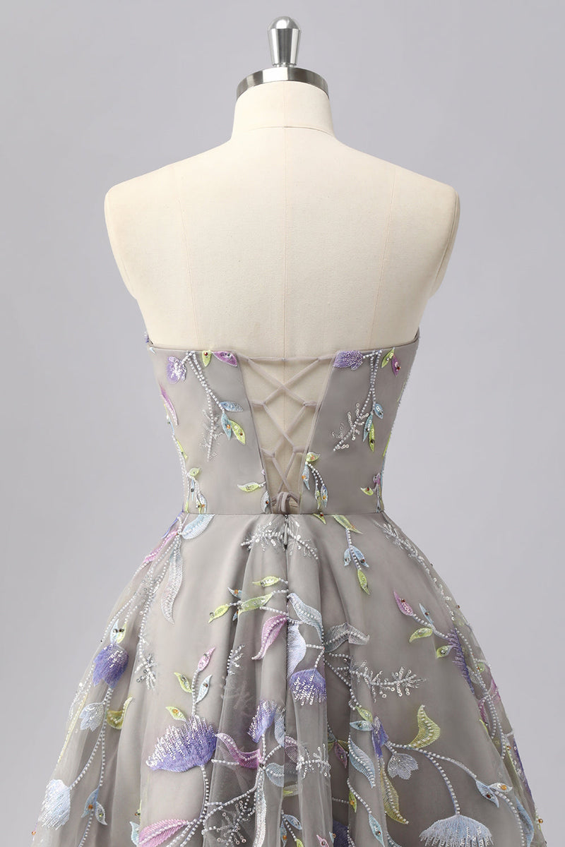 Laden Sie das Bild in den Galerie-Viewer, Glitzer Grau Herz-Ausschnitt Blumen Kurze Ball Kleid mit Perlen