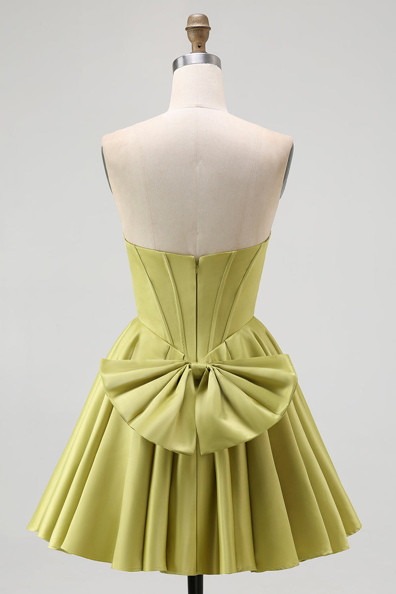 Laden Sie das Bild in den Galerie-Viewer, Glitzer Grün Herz-Ausschnitt Satin A Linie Kruze Ballkleid mit Perlen