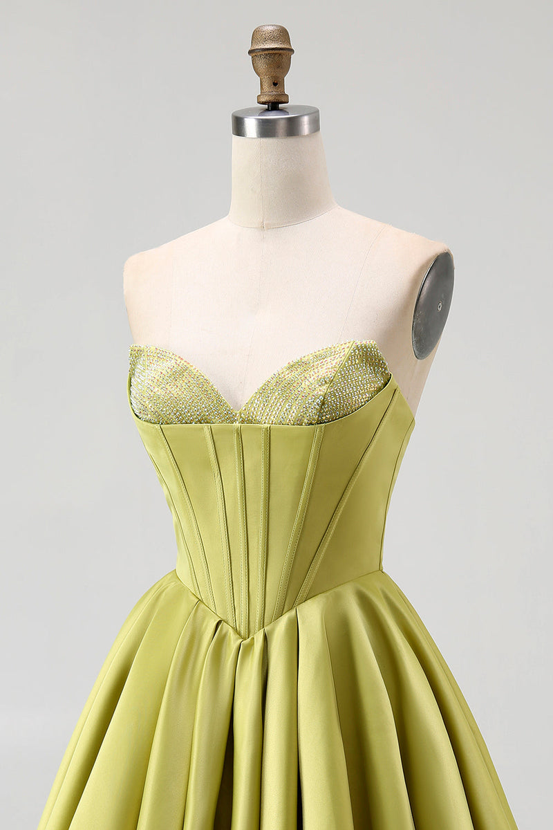Laden Sie das Bild in den Galerie-Viewer, Glitzer Grün Herz-Ausschnitt Satin A Linie Kruze Ballkleid mit Perlen