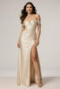 Laden Sie das Bild in den Galerie-Viewer, Champagner Meerjungfrau Schulterfreie Satin Geraffte Lange Formelle Kleid mit Schlitz