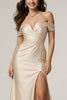 Laden Sie das Bild in den Galerie-Viewer, Champagner Meerjungfrau Schulterfreie Satin Geraffte Lange Formelle Kleid mit Schlitz