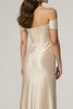 Laden Sie das Bild in den Galerie-Viewer, Champagner Meerjungfrau Schulterfreie Satin Geraffte Lange Formelle Kleid mit Schlitz