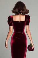 Laden Sie das Bild in den Galerie-Viewer, Elegant Bordeaux Samt Etuikleid Langes Festliches Kleid mit Ärmeln
