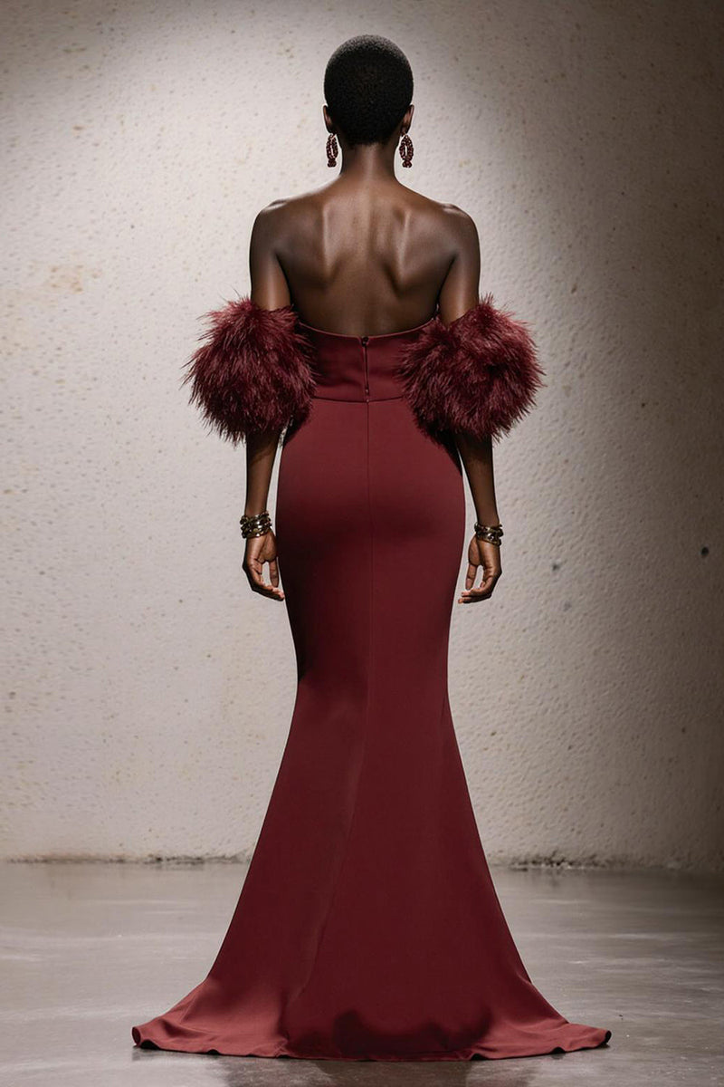 Laden Sie das Bild in den Galerie-Viewer, Burgunderrot Herzausschnitt Satin Meerjungfrau Lange Gala Kleid mit Federn