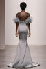 Laden Sie das Bild in den Galerie-Viewer, Glitzer Silber Schulterfreie Satin Meerjungfrau Lange Ball Kleid mit Pailletten