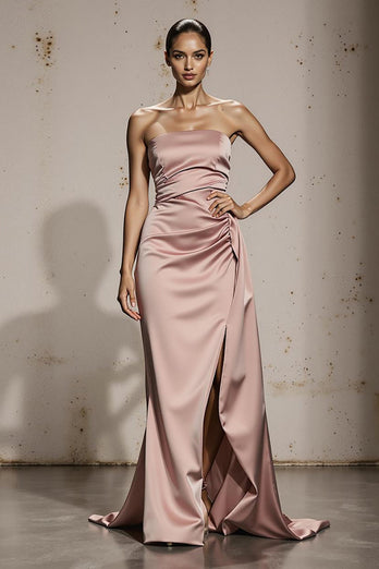 Einfaches Hellrosa Satin Trägerlos Lange Formelle Kleid mit Schlitz