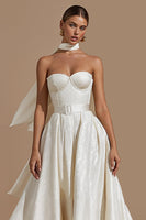 Laden Sie das Bild in den Galerie-Viewer, Elfenbein A Linie Midi Herzausschnitt Standesamtkleid mit Gürtel