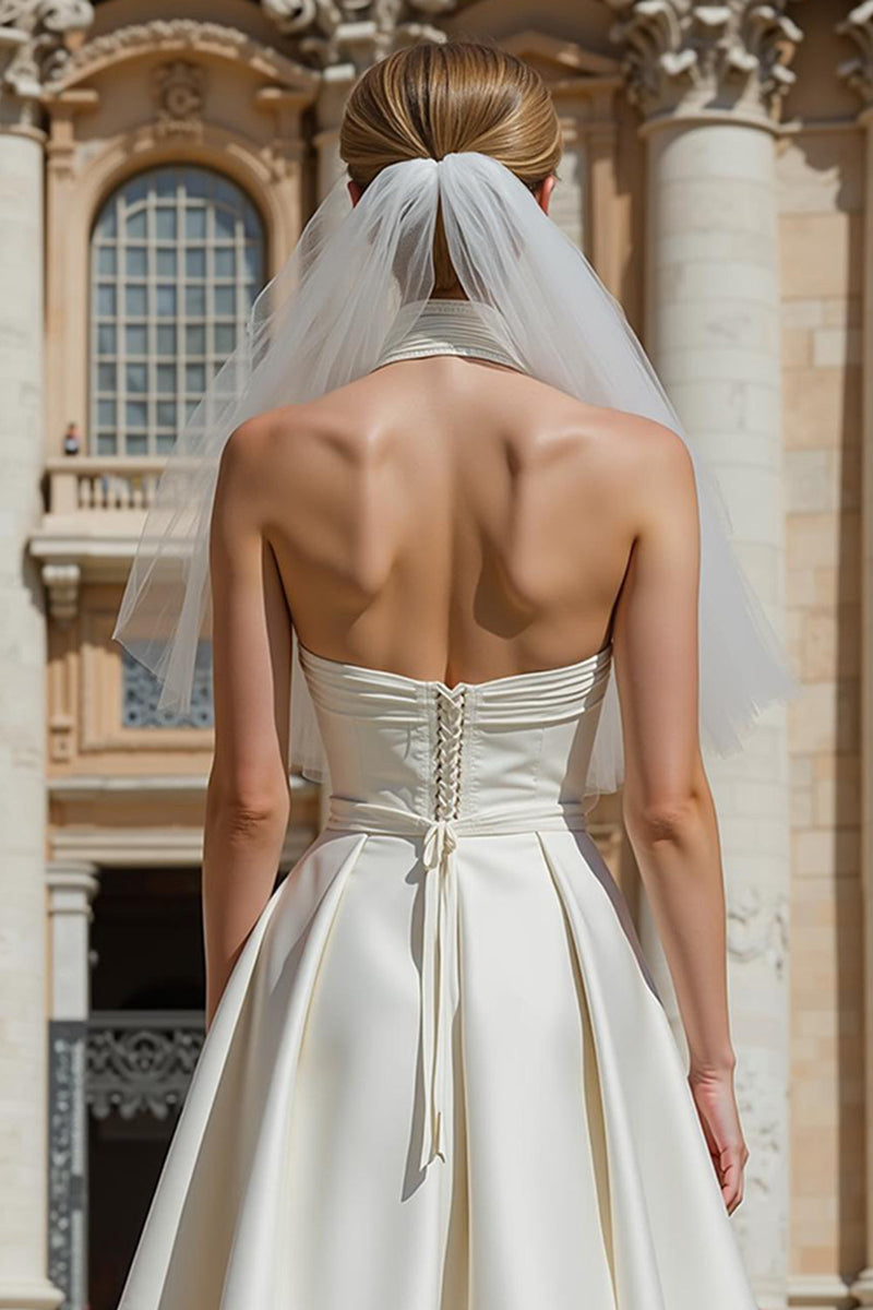 Laden Sie das Bild in den Galerie-Viewer, Weißes A-Linie Kurzes Standesamtkleid aus Satin mit Schärpe