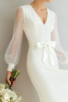 Laden Sie das Bild in den Galerie-Viewer, Weiß V Ausschnitt Etuikleid Lange Ärmel Brautkleid mit Schleife