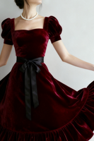 Laden Sie das Bild in den Galerie-Viewer, Burgund A Linien Midi Samt Festliches Kleid mit Ärmeln