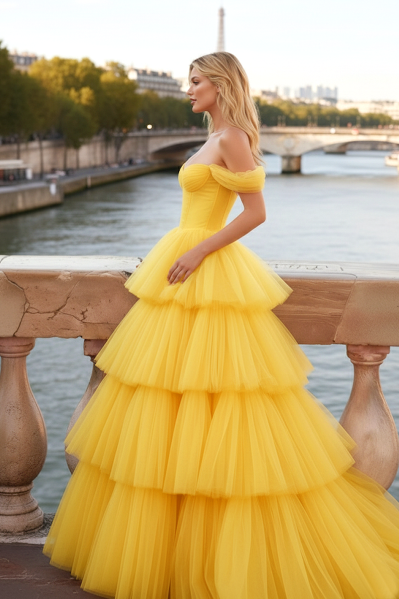 Laden Sie das Bild in den Galerie-Viewer, Gelb Tüll Gestufte A Linie Lange Korsett Abiball Kleid mit Ruffles