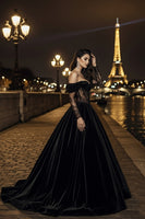 Laden Sie das Bild in den Galerie-Viewer, Schwarz Prinzessinnen Samt Langes Corsage Abiballkleid mit Spitze