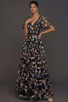 Laden Sie das Bild in den Galerie-Viewer, Mauve A-Linien Stickerei Blumenmuster V Ausschnitt Langes Abendkleid