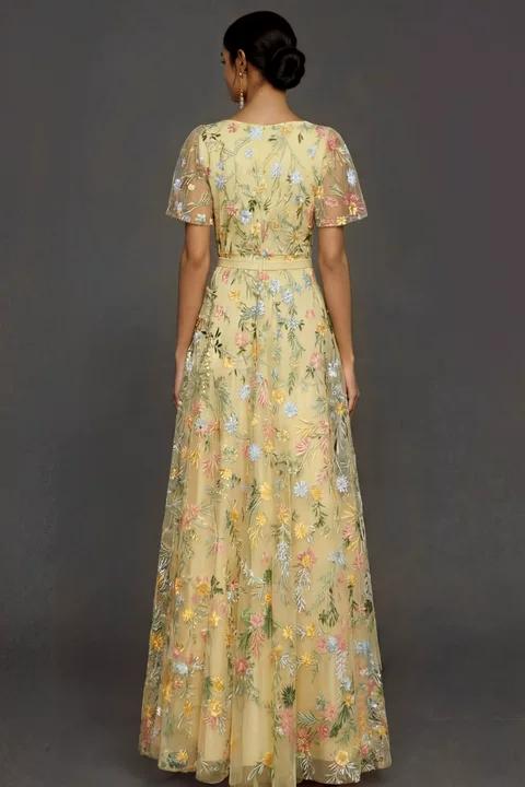 Laden Sie das Bild in den Galerie-Viewer, Mauve A-Linien Stickerei Blumenmuster V Ausschnitt Langes Abendkleid