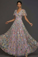 Laden Sie das Bild in den Galerie-Viewer, Mauve A-Linien Stickerei Blumenmuster V Ausschnitt Langes Abendkleid