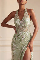 Laden Sie das Bild in den Galerie-Viewer, Etuikleid Blumenmuster Salbeigrün Neckholder Gerafft Langes Abiballkleid mit Schlitz