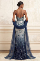 Laden Sie das Bild in den Galerie-Viewer, Spaghettiträger Glitzerndes Marineblau Lang Blumen Perlenstickerei Ballkleid mit Schal