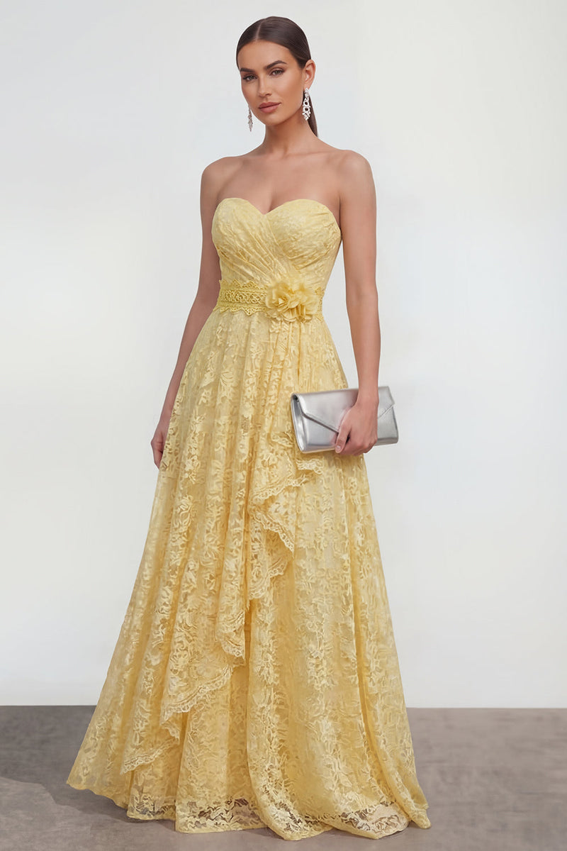 Laden Sie das Bild in den Galerie-Viewer, Rüschen Spitze Buttergelb A Linie Maksi Hochzeitsgästekleid mit 3D Blume