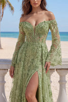 Laden Sie das Bild in den Galerie-Viewer, Lange Ärmel Salbeigrün Blumen Spitze A Linie Perlenstickerei Lang Ballkleid mit Schlitz