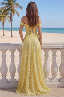Laden Sie das Bild in den Galerie-Viewer, Schulterfrei Buttergelb Blumen Spitze Lang A Linie Korsett Ballkleid