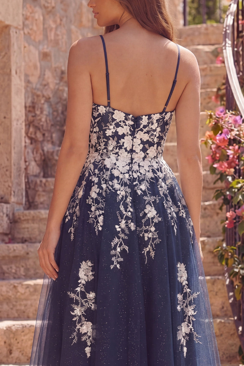 Laden Sie das Bild in den Galerie-Viewer, Spaghettiträger A Linie Blumen Glitzerndes Marineblau Kurzes Ballkleid mit Schlitz