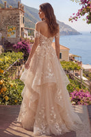 Laden Sie das Bild in den Galerie-Viewer, Champagner Schulterfrei Korsett A Linie Blumen Lang Ballkleid mit Rüschen