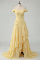 Laden Sie das Bild in den Galerie-Viewer, Gerafft A Linie Schulterfrei Buttergelb Rüschen Ballkleid mit Schlitz