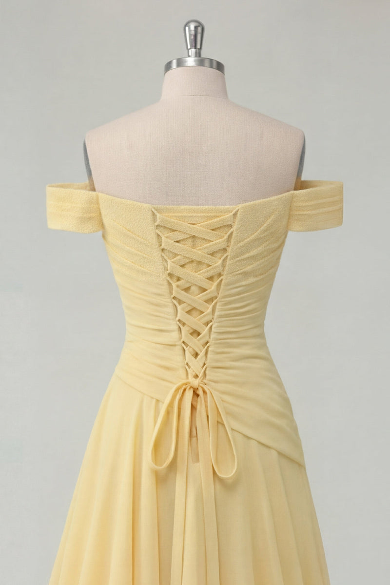 Laden Sie das Bild in den Galerie-Viewer, Gerafft A Linie Schulterfrei Buttergelb Rüschen Ballkleid mit Schlitz