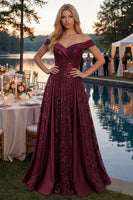 Laden Sie das Bild in den Galerie-Viewer, A Linie Schulterfrei Glitzerndes Bordeaux Lang Paillette Ballkleid mit Cape