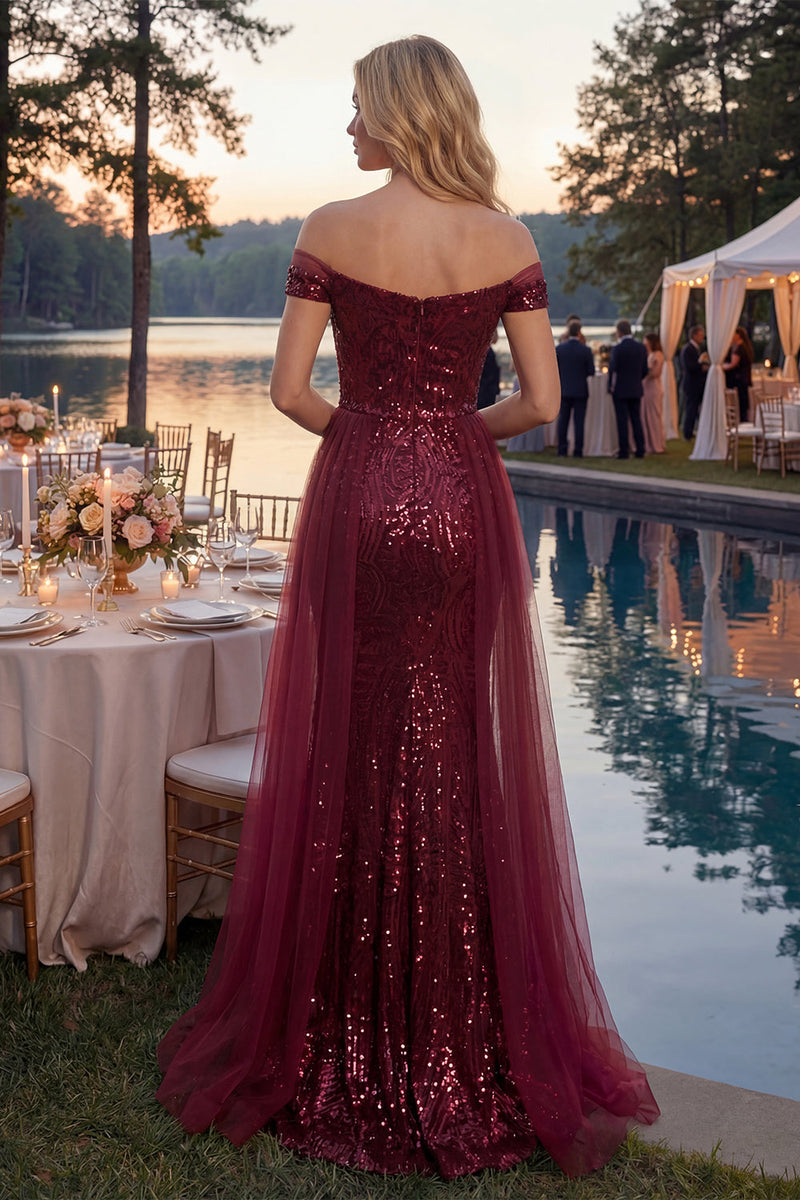 Laden Sie das Bild in den Galerie-Viewer, Lang Paillette Meerjungfrau Schulterfrei Glitzerndes Bordeaux Ballkleid mit Cape