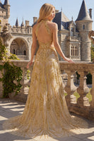 Laden Sie das Bild in den Galerie-Viewer, Hoher Kragen A Linie Glitzerndes Golden Lang Perlenstickerei Ballkleid mit Cape