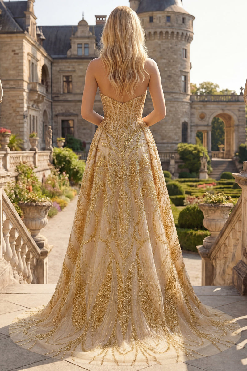 Laden Sie das Bild in den Galerie-Viewer, Korsett A Linie Glitzerndes Golden Hoch Niedrig Perlenstickerei Ballkleid mit Cape