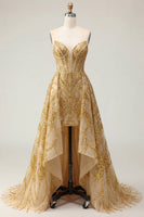 Laden Sie das Bild in den Galerie-Viewer, Korsett A Linie Glitzerndes Golden Hoch Niedrig Perlenstickerei Ballkleid mit Cape
