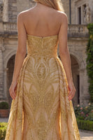 Laden Sie das Bild in den Galerie-Viewer, Gerafft Trägerlos Meerjungfrau Glitzerndes Golden Lang Perlenstickerei Ballkleid mit Cape