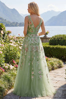 Laden Sie das Bild in den Galerie-Viewer, V-Ausschnitt Grün Lang A Linie Blumen Perlenstickerei Ballkleid mit Applikationen