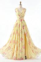 Laden Sie das Bild in den Galerie-Viewer, V-Ausschnitt Gerafft A Linie Buttergelb Blumen Ballkleid mit Schlitz