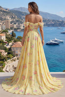 Laden Sie das Bild in den Galerie-Viewer, Rüschen A Linie Buttergelb Blumen Perlenstickerei Ballkleid mit Schlitz