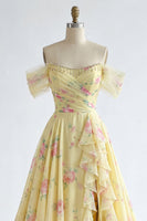 Laden Sie das Bild in den Galerie-Viewer, Rüschen A Linie Buttergelb Blumen Perlenstickerei Ballkleid mit Schlitz
