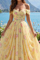 Laden Sie das Bild in den Galerie-Viewer, Gerafft Schulterfrei A Linie Buttergelb Blumen Ballkleid