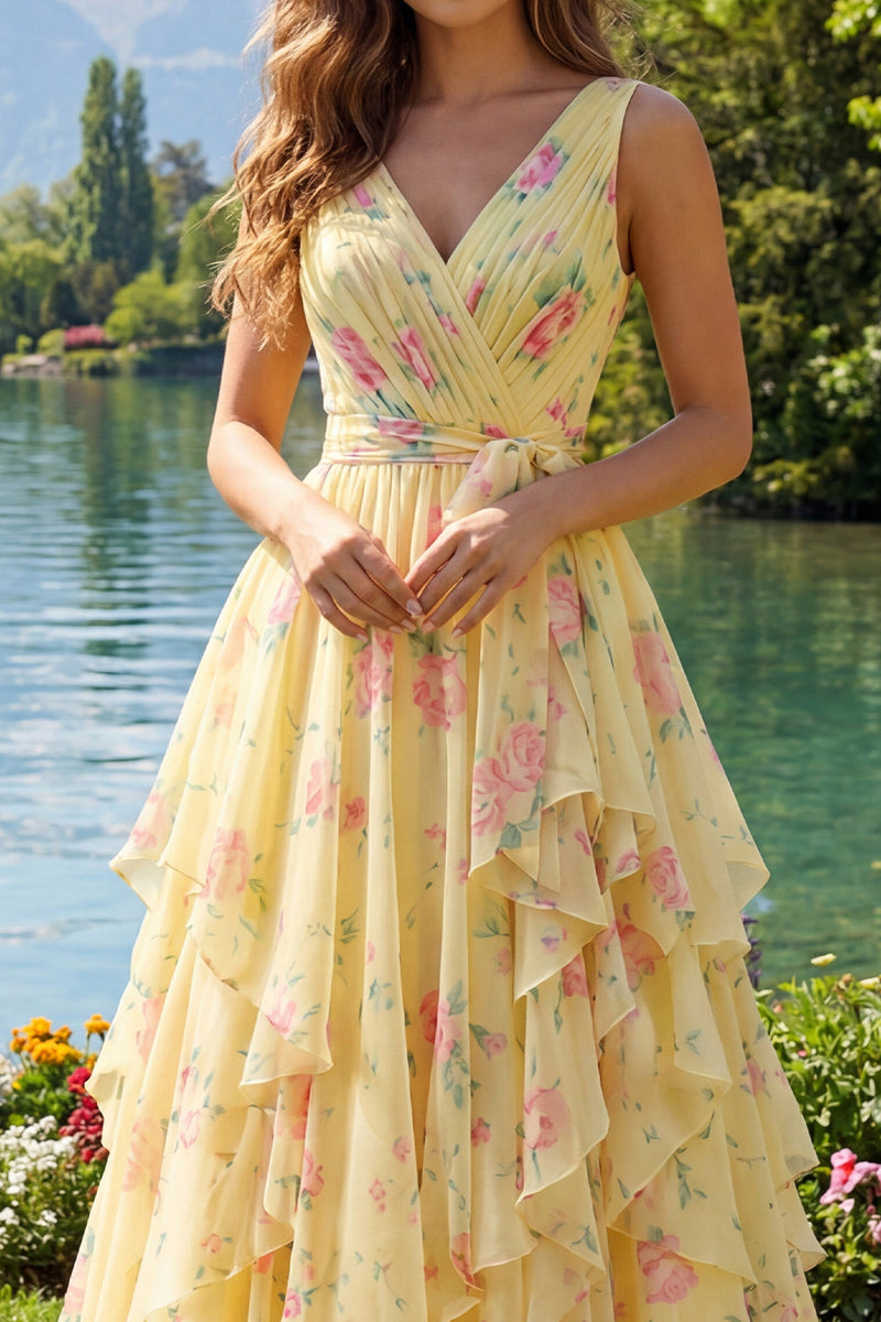 Laden Sie das Bild in den Galerie-Viewer, Buttergelb Blumen V-Ausschnitt Gerafft A Linie Ballkleid mit Rüschen