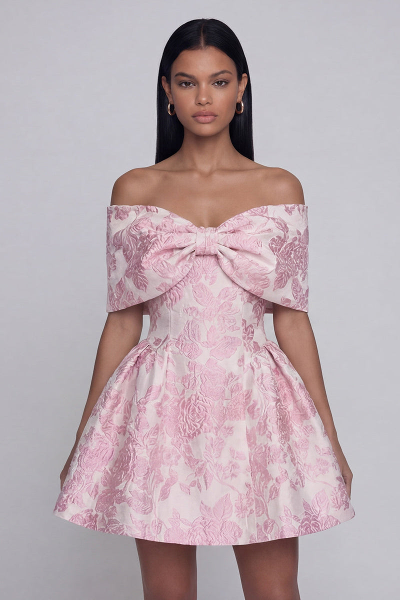 Laden Sie das Bild in den Galerie-Viewer, A Linie Kurz Blumen Schulterfrei Rosa Hochzeitskleid für Gäste mit Schleife
