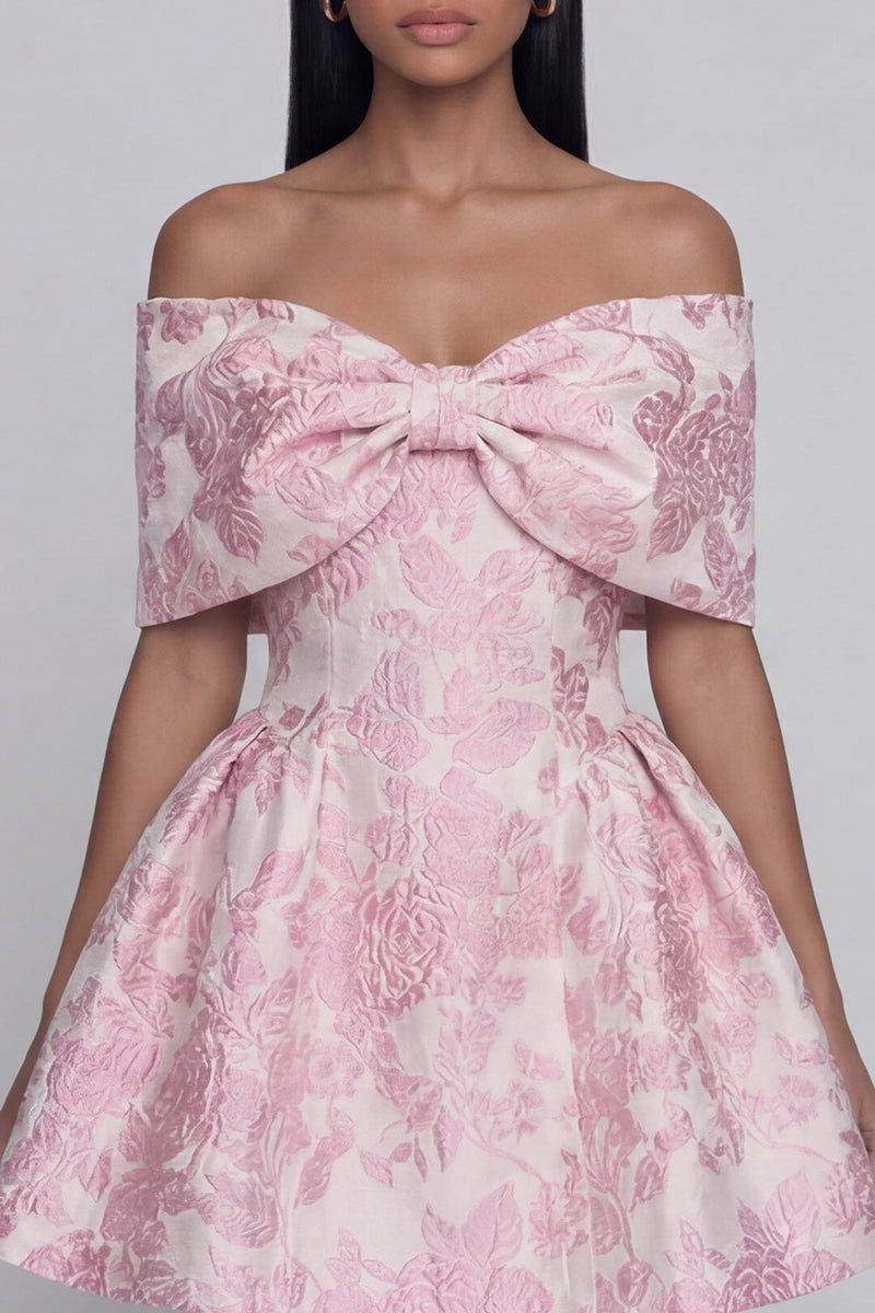 Laden Sie das Bild in den Galerie-Viewer, A Linie Kurz Blumen Schulterfrei Rosa Hochzeitskleid für Gäste mit Schleife